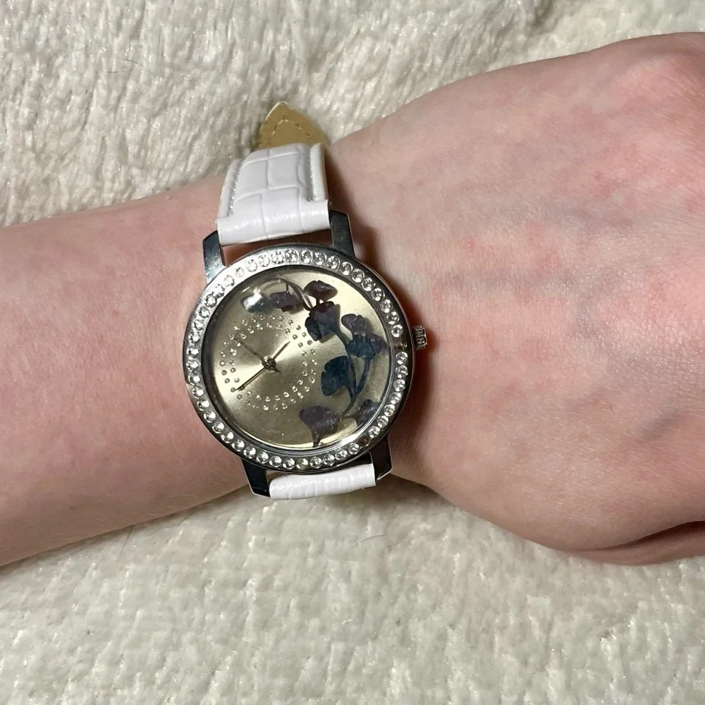 Vintage LBVYR Watch Flower Print Crystal Watch Silver Toned